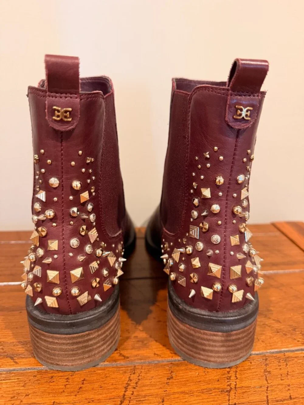 Sam Edelman Studded Dover Embellished Chelsea Bootie Burgundy Leather Size 8.5 M